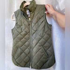 3 for $15 🦋 LIKE NEW Quilted Vest Forest Green Old Navy Pockets Gold Zipper